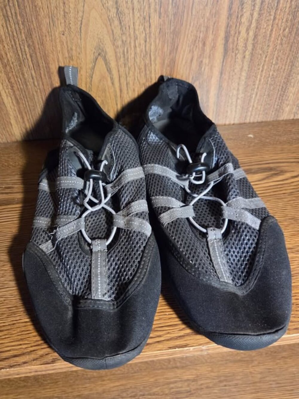 Black/Grey Water Shoes Size 11 Mens